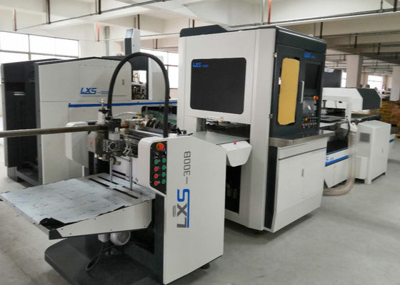 Machine rigide complètement automatique cosmétique 0.8mm de fabrication de cartons 3mm