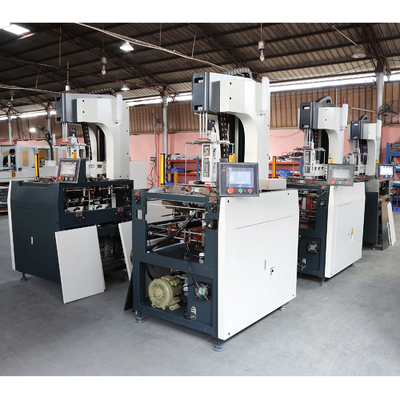 Réglage intelligent intelligent automatique de différentes machines de formage de boîtes rigides