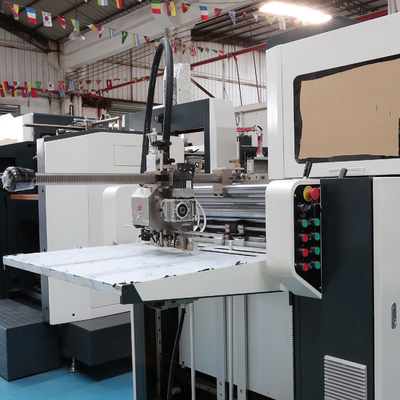 Fabricant rigide futé complètement automatique de boîte pour le café de casse-croûte de chocolats