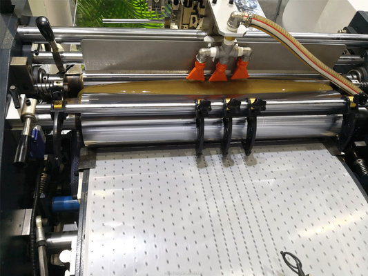 Petite machine complètement automatique de fabrication de cartons de carton, machine se pliante rigide de boîte