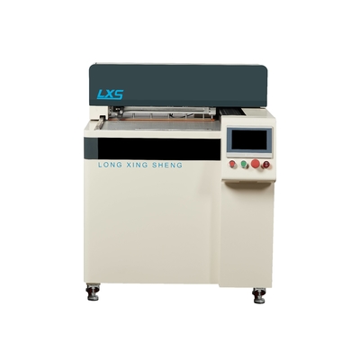 Machine automatique de mise en forme de rainures en carton