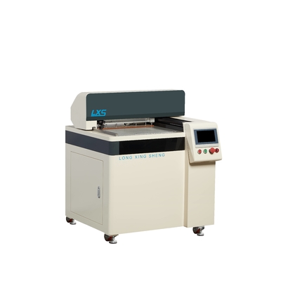 Machine automatique de mise en forme de rainures en carton