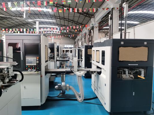 Machine rigide intelligente à grande vitesse automatique de fabrication de cartons pour le positionnement visuel de fabrication de cartons de petite taille