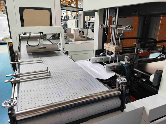 Les arts rigides automatiques de carton durcissent la machine de fabrication de cartons avec la caisse de boîte