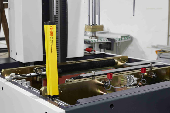 Longueur rigide 1mm 100mm de pliage de bord de machine d'emballage de boîte monophasé