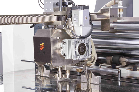 Double système d'emballage de boîte de cadeau de mariage de machine dure rigide intelligente de fabrication de cartons
