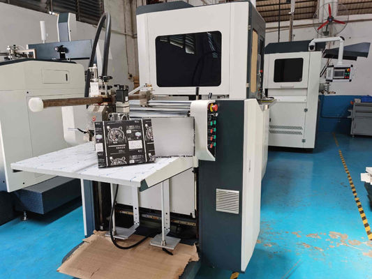 Machine douce L700XW500mm de fabrication de cartons de cadeau d'éponge de couverture intelligente de la terre