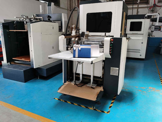 Machine douce L700XW500mm de fabrication de cartons de cadeau d'éponge de couverture intelligente de la terre