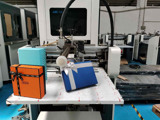 Machine rigide de fabrication de cartons d'emballage de boîte carrée avec la représentation belle et la bonne fonction