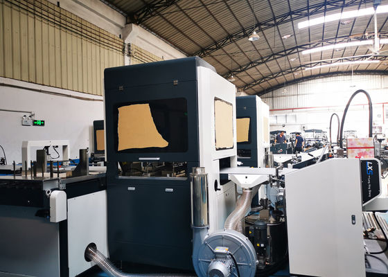 Couvercles distincts empaquetant la machine de fabrication de cartons avec la vitesse 15-35pcs par minute et pour la fabrication de cartons rigide