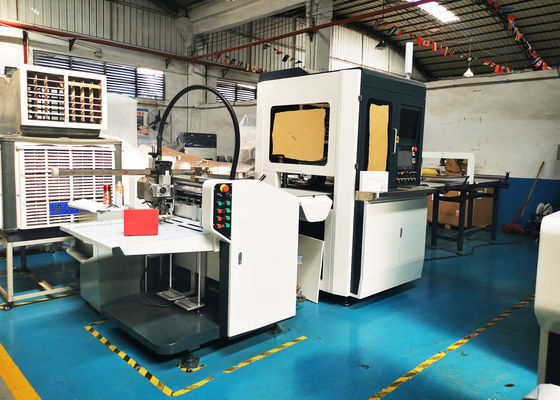 Couvercles distincts empaquetant la machine de fabrication de cartons avec la vitesse 15-35pcs par minute et pour la fabrication de cartons rigide
