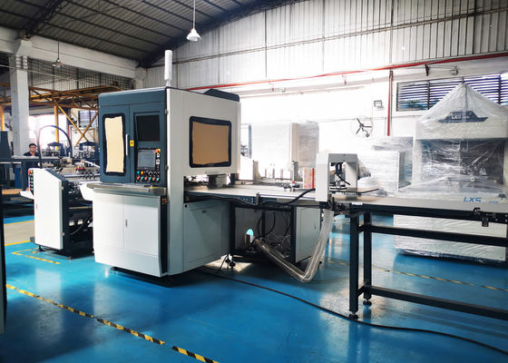 Positionnement de la machine mobile douce 32pcs/Min Black White Blue de fabrication de cartons