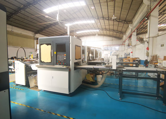 machine 1855kg de 34pcs/Min Shoe Packaging Box Making avec le positionnement