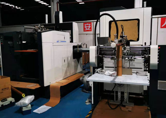 Machine de LS 450 S. Box Positioning qui est utilisée pour coller la boîte intérieure sur le papier pour faire la boîte de téléphone portable.