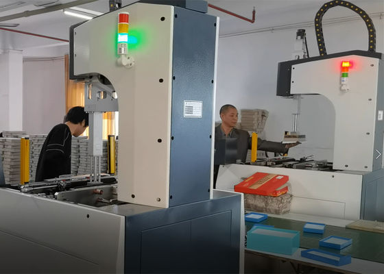 Boîte semi automatique ISO9001 attachant la machine 15pcs/min