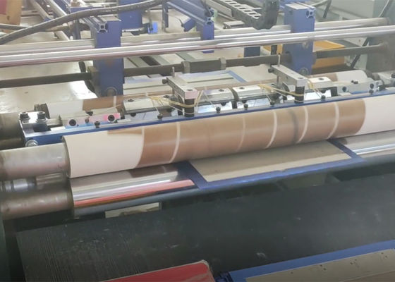 Boîte cosmétique et couverture faisant la machine pour la boîte de fard à paupières et pour différents genres de boîte rigide