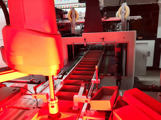 Bande en plastique automatique pour le coin de boîte collant la machine pour la boîte rigide et les boîtes spéciales de forme