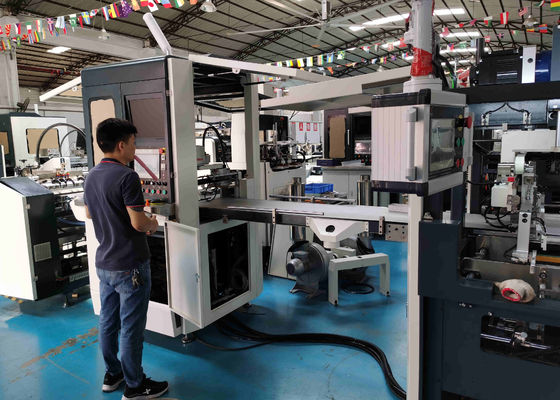 Boîte à chaussures rigide faisant la machine 12mm 100mm plaçant pour envelopper la boîte