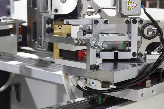 100 - coin de boîte de contrôle de PLC 200pcs/min collant la machine